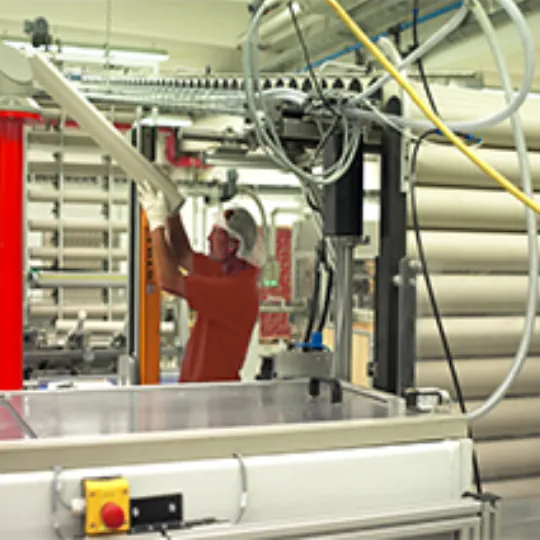 Mesin produksi composite can
